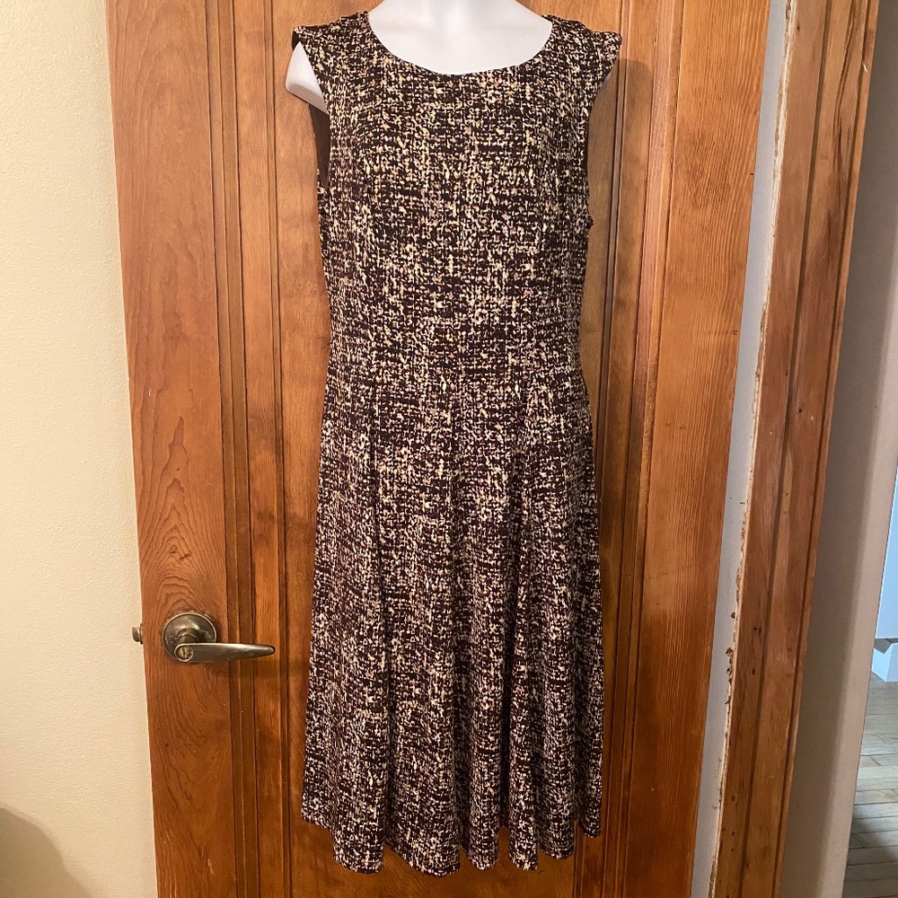 Work dress business casual size 6 or size small abstract print earthtones